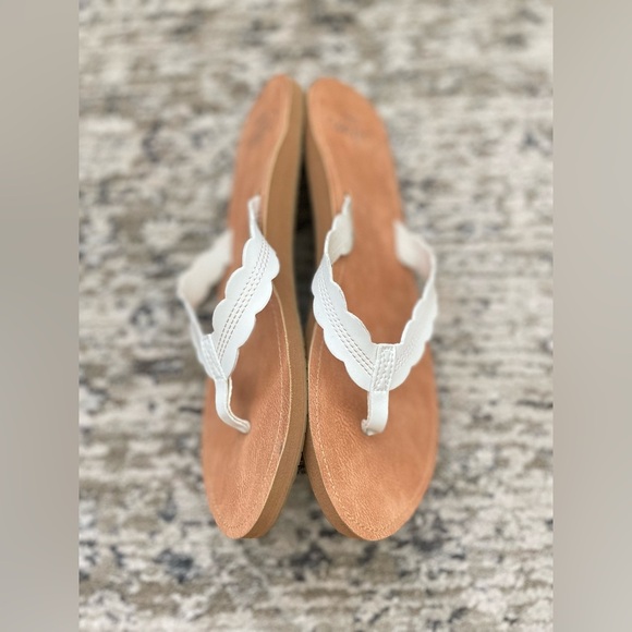 Reef Celine Scalloped Sandals White Beige Size 10 Flip Flops - Picture 7 of 7